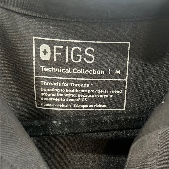 FIGS Rafaela Top, Medium - Picture 3 of 4